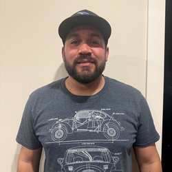Armando Peña (Driver Headshot)