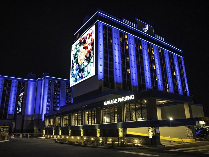 j-resort-reno-2
