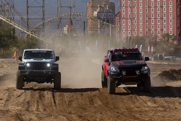 stock-production-mini-mid-truck