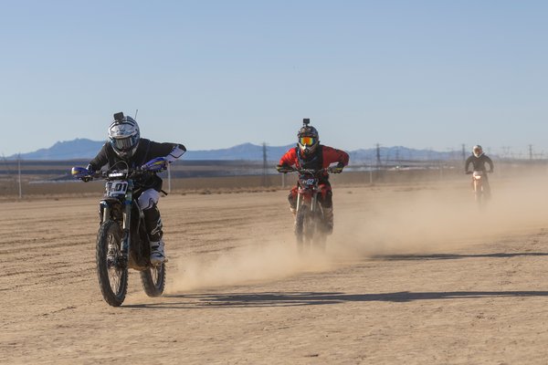 travis-console-2025-mint-400-ev-motorcycle